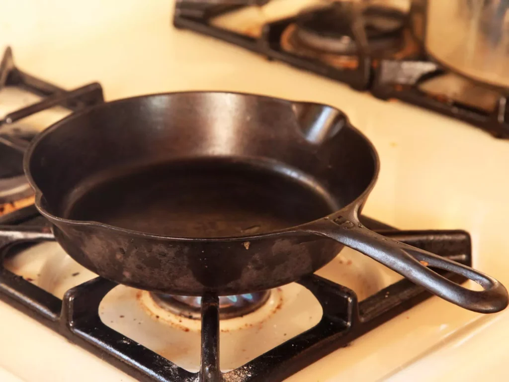 How To Choose Between Cast Iron And Stainless Steel Pans