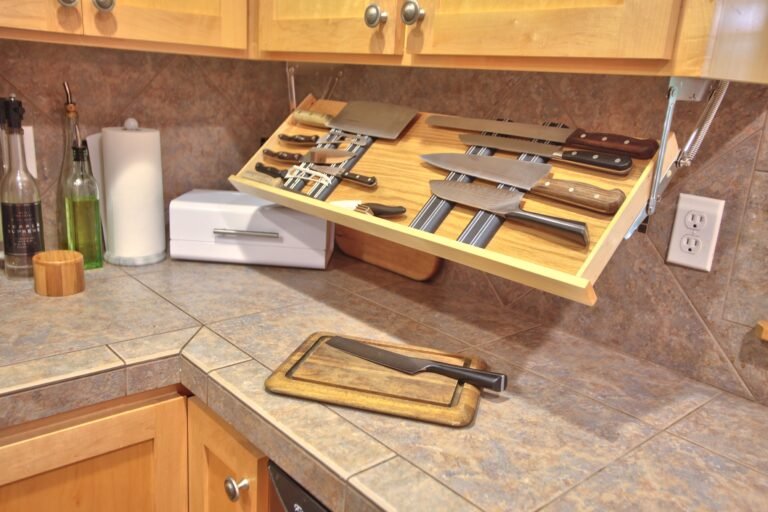Kitchen Knife Storage & Safety